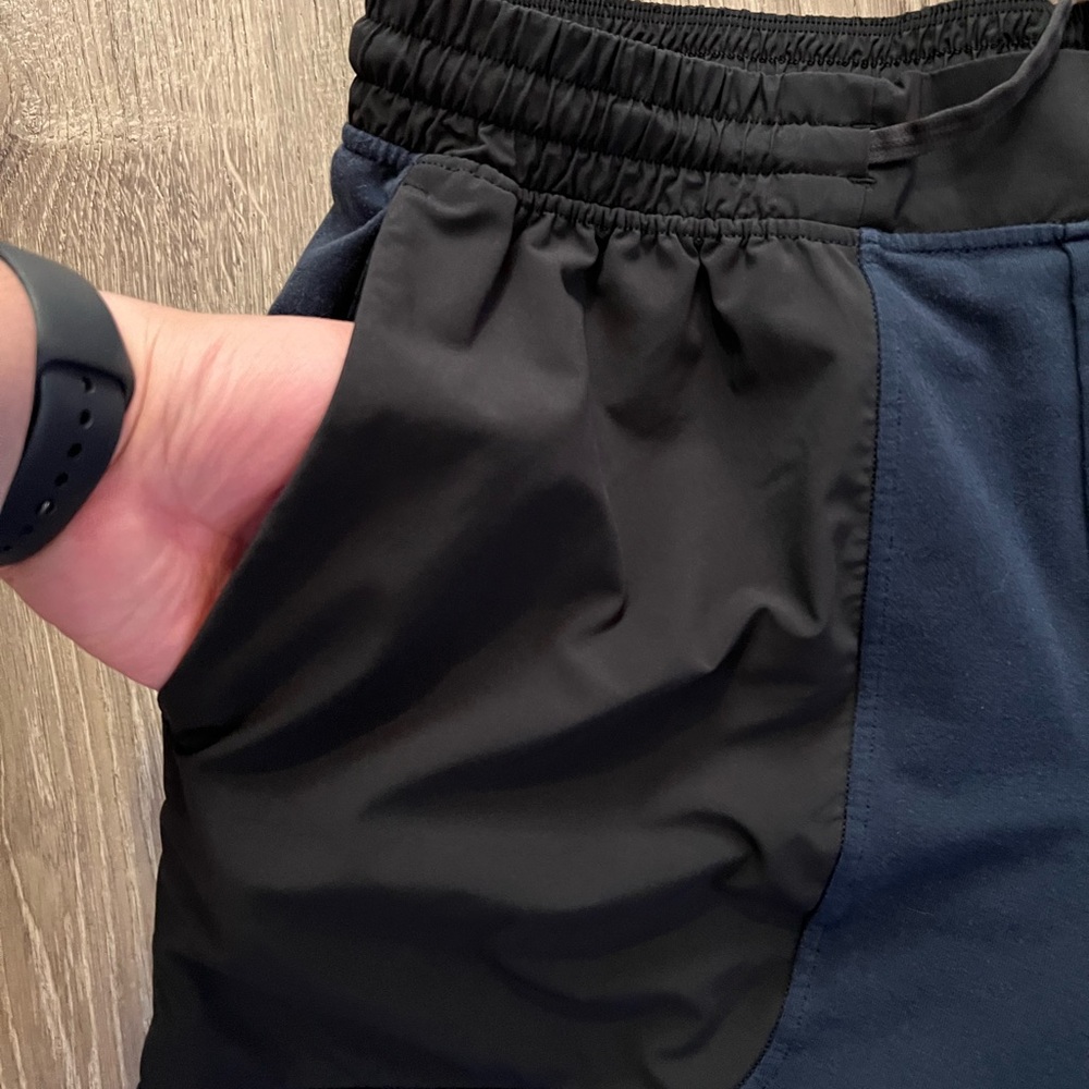 Lululemon men’s City Commute Short *9" True Navy - Picture 6 of 10